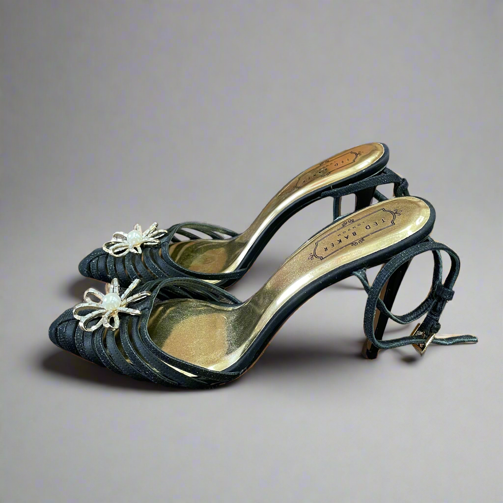 Ted Baker pump