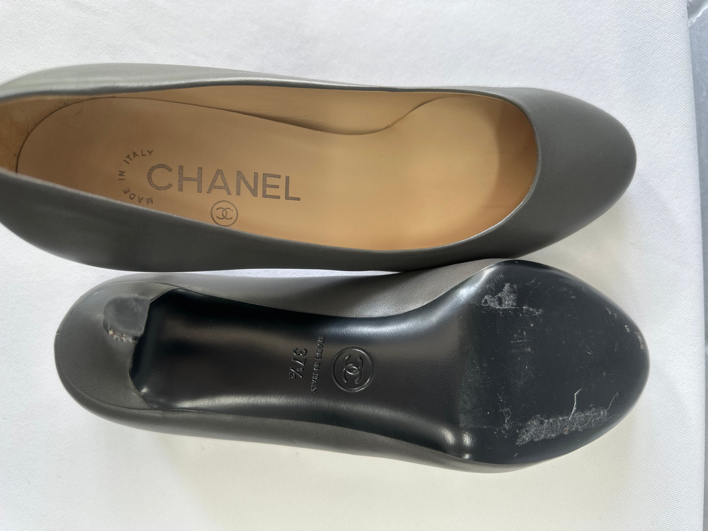 Chanel lambskin Pumps