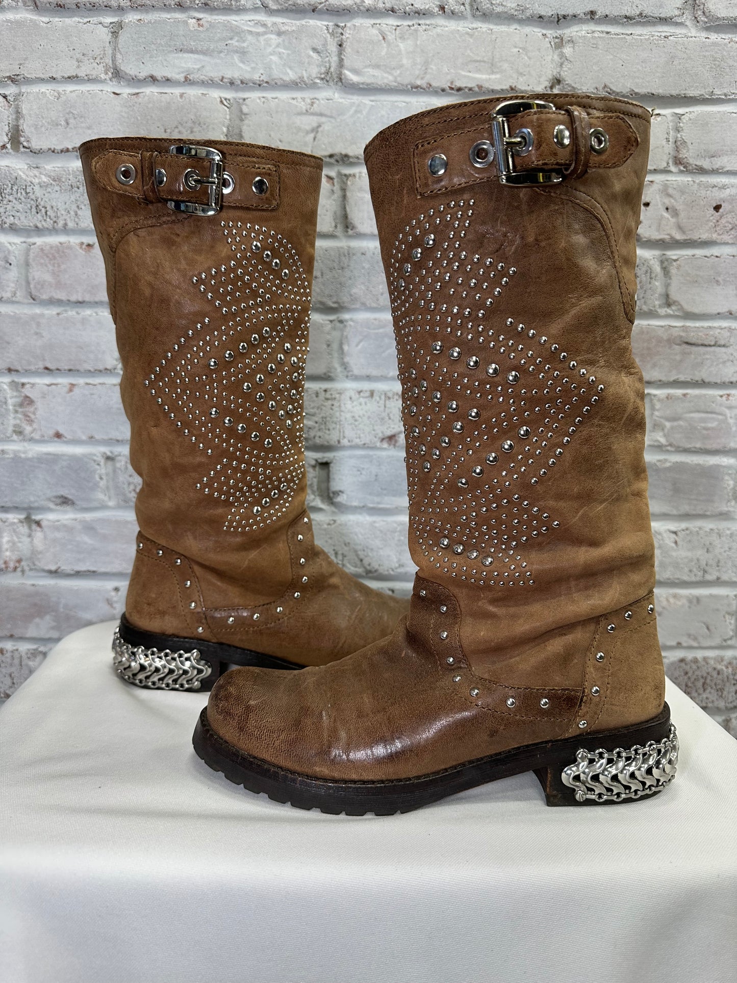 Donald Pliner embellished Boots