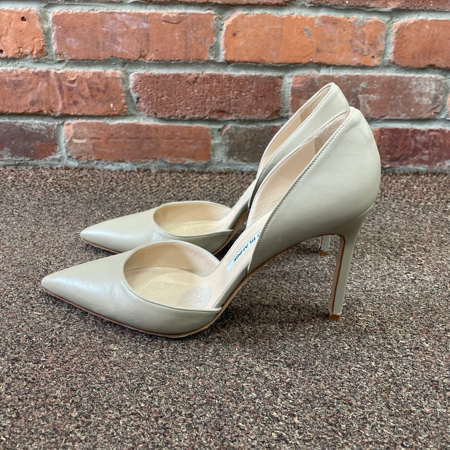 Manolo Blahnik pump