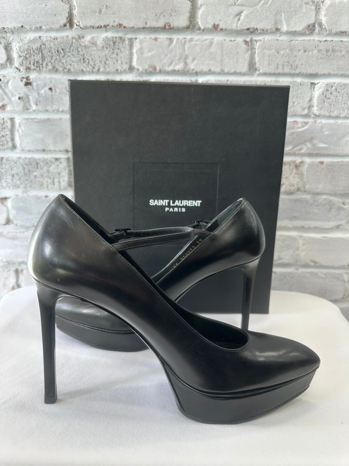 Saint Laurent pointed toe Pump