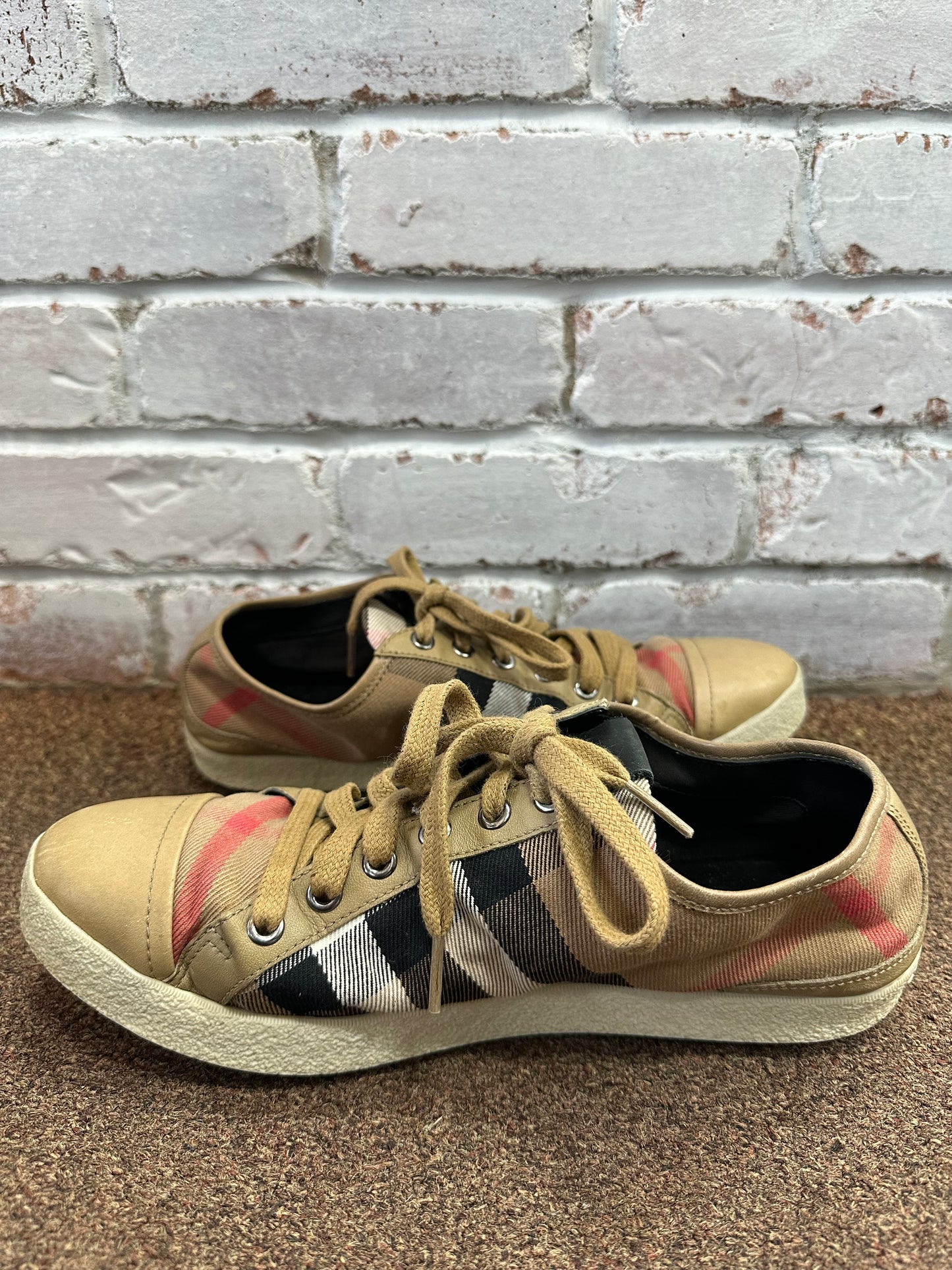 Burberry sneakers