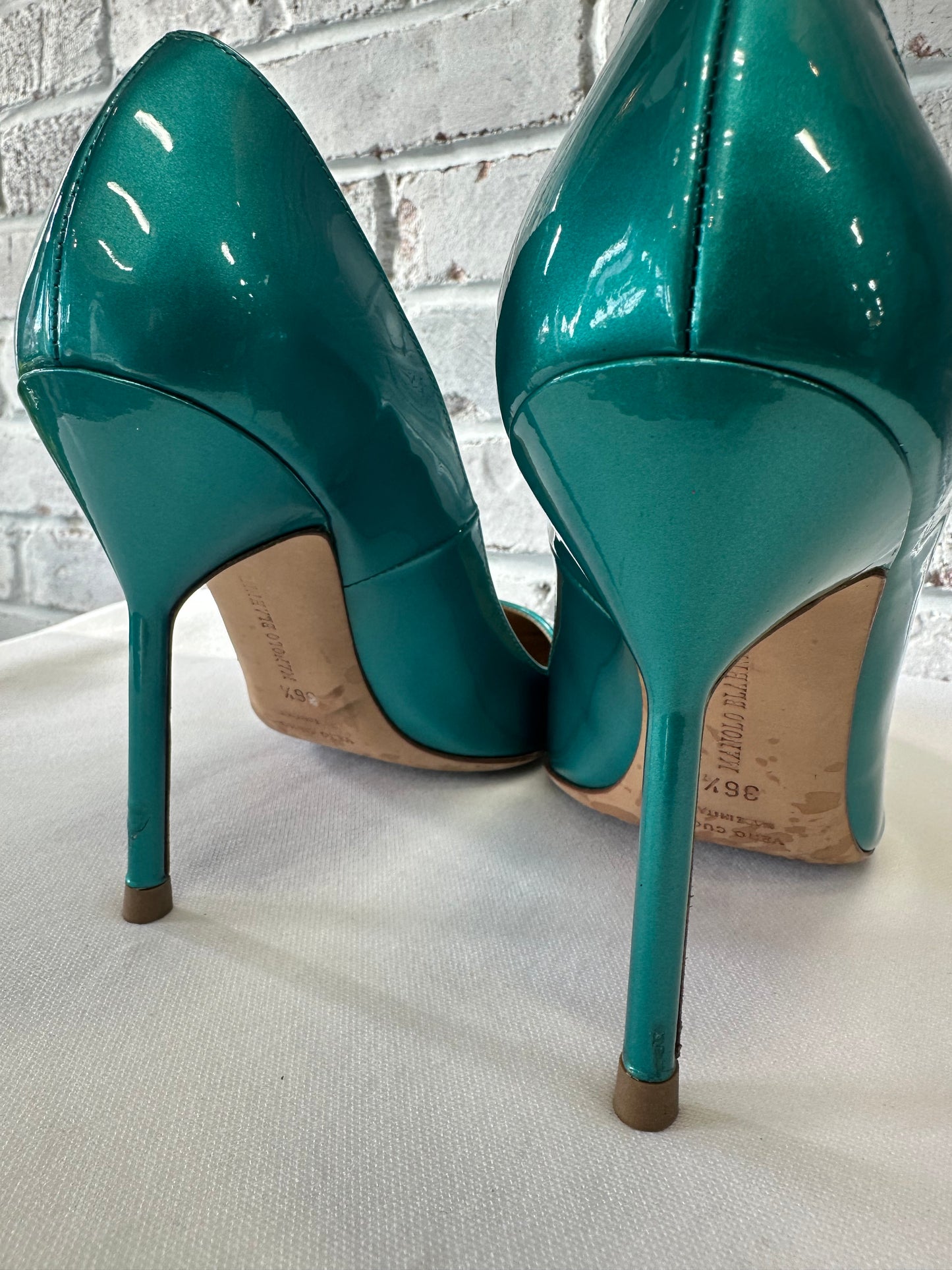 Manolo Blahnik Pump