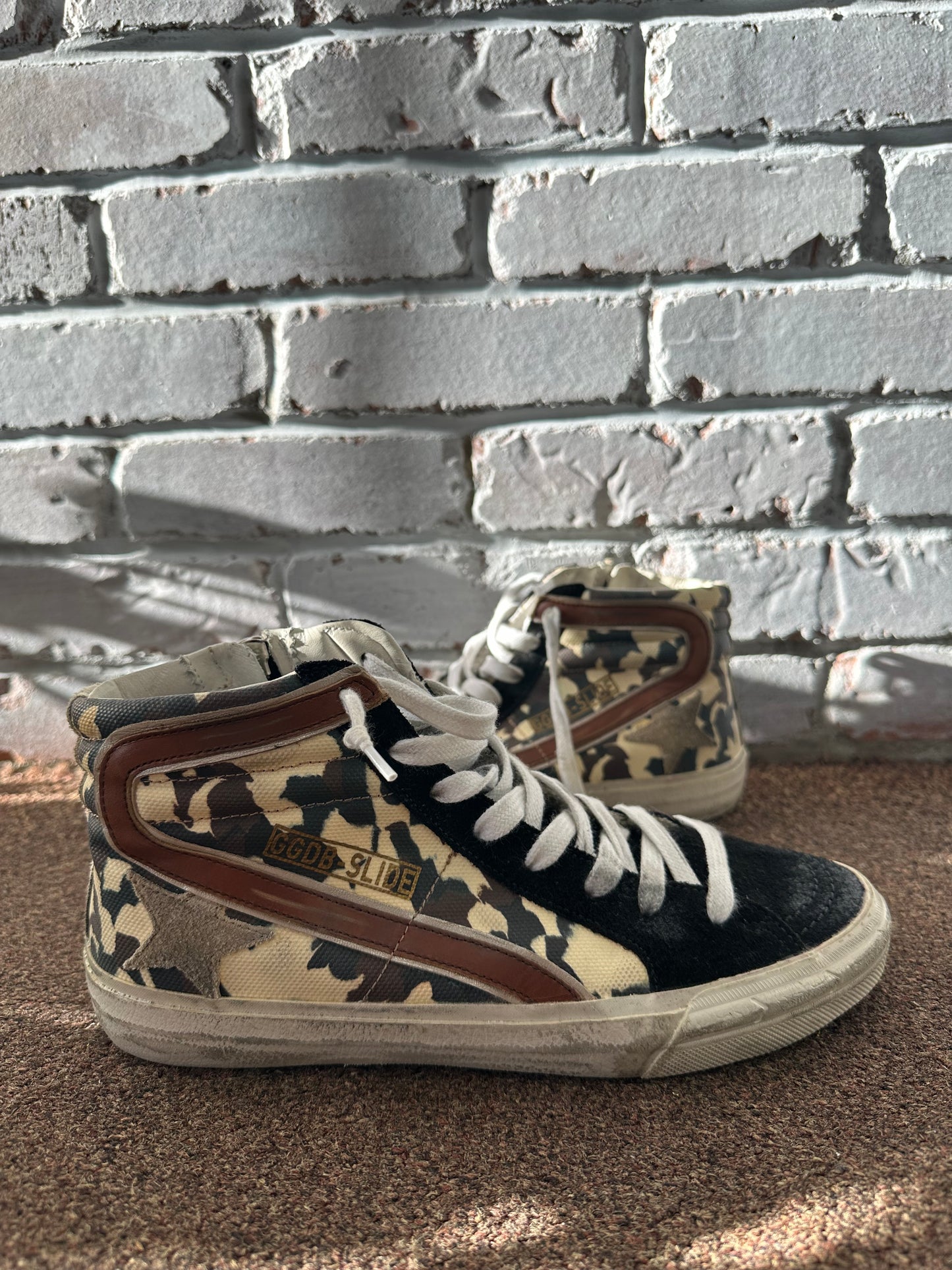 GOLDEN GOOSE Sneakers