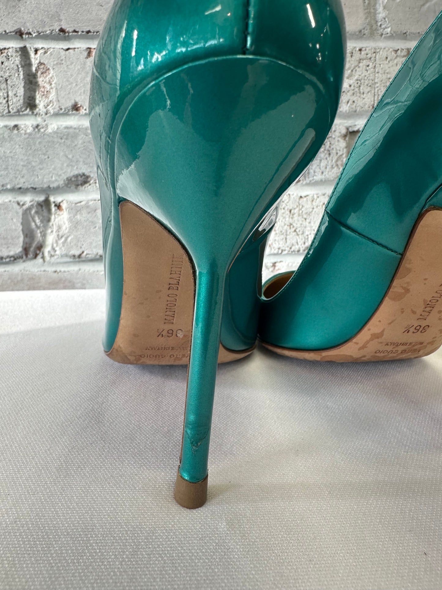 Manolo Blahnik Pump