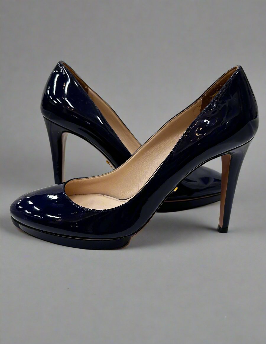 PRADA Navy Blue Patent Leather Pump 36.5